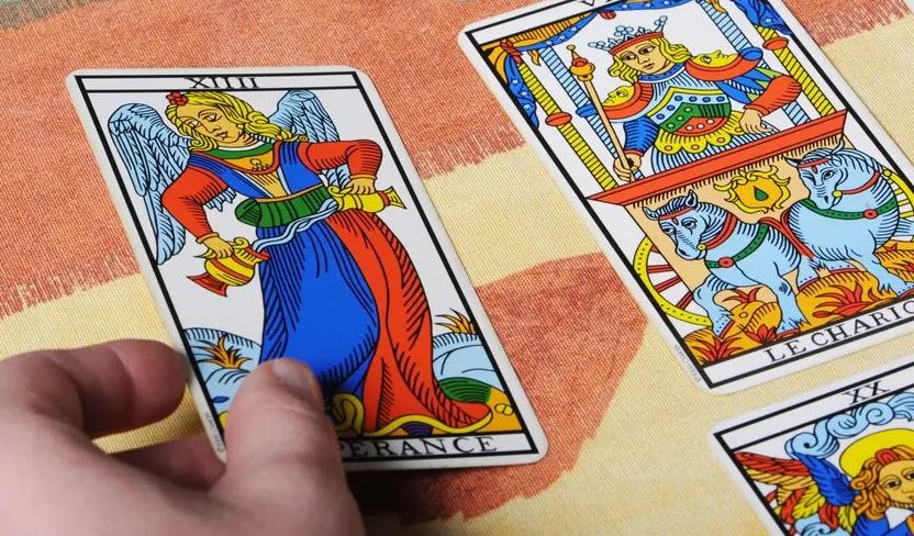 Le tarot : comprendre le fonctionnement de ces cartes
